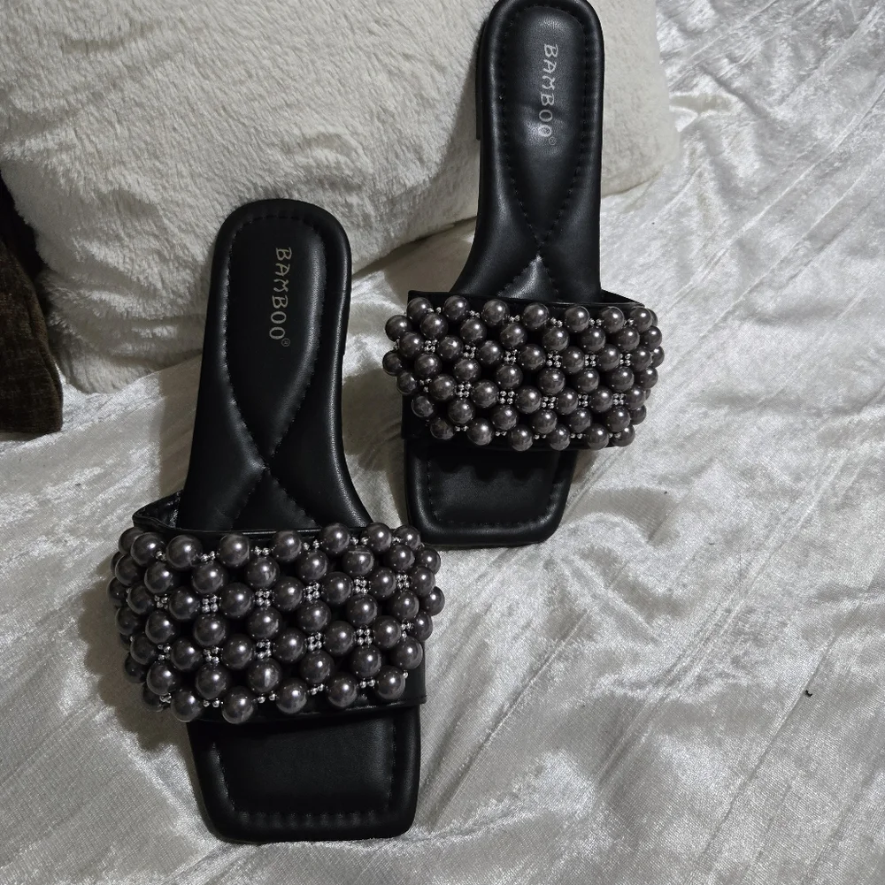 Bamboo Black Pearl Embellished Sandals NWT